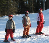 Kinder beim Skispass